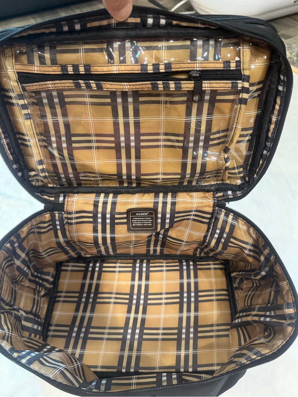Modella Men’s Toiletry Bag in Mustard Plaid